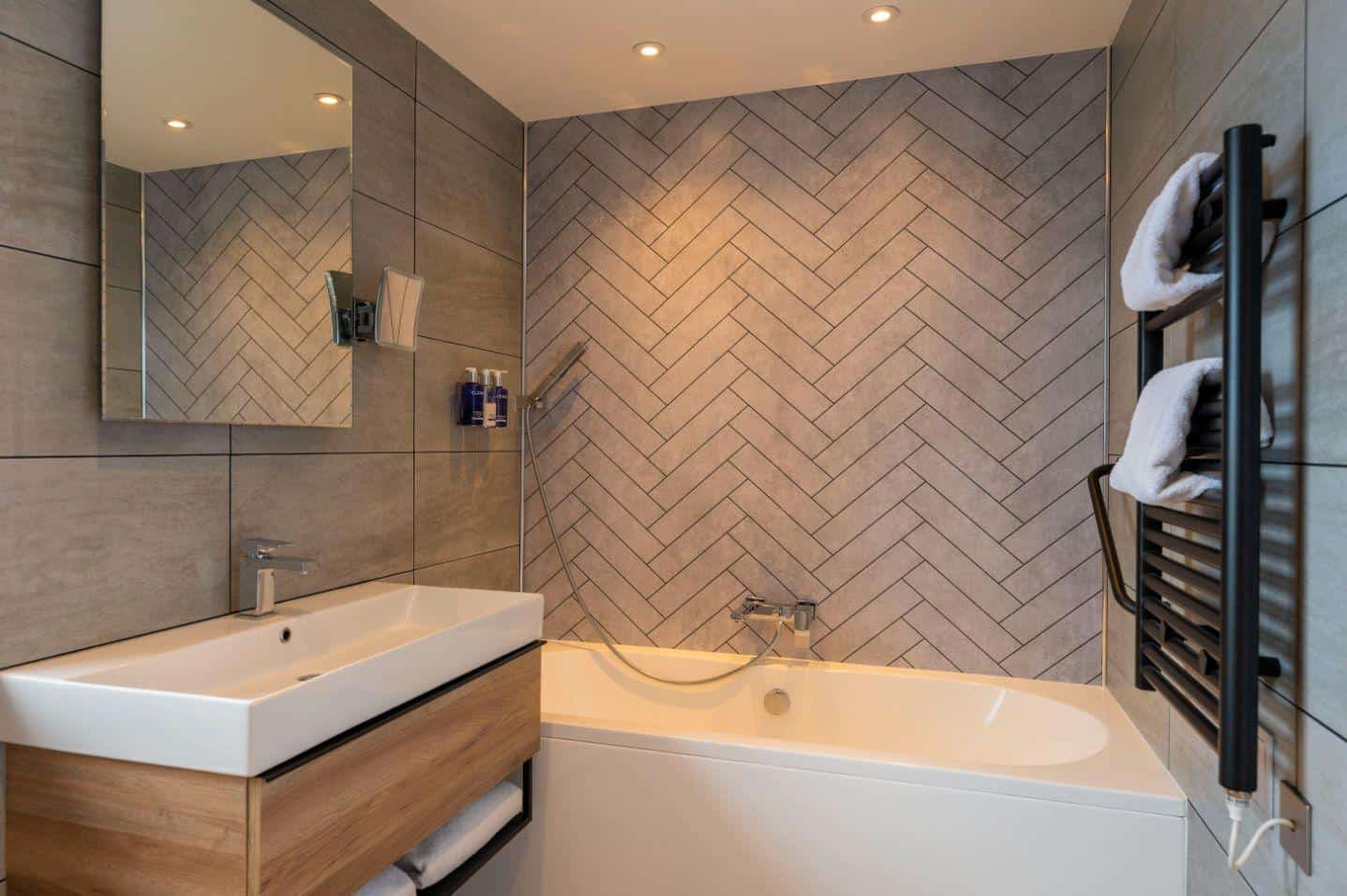 deluxe bath